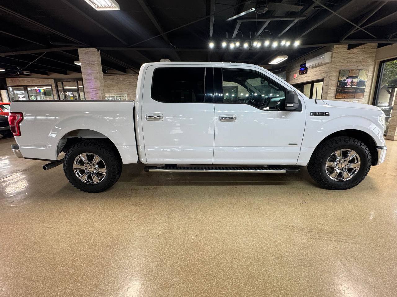 Used 2015 Ford F150 XLT w/ Equipment Group 302A Luxury RWD image 8