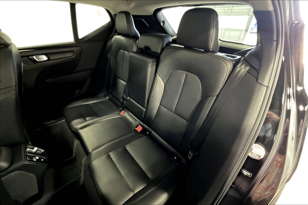 Used 2024 Volvo XC40 B5 Plus w/ Climate Package image 34