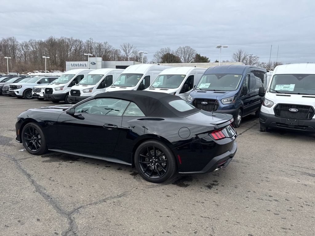 Used 2025 Ford Mustang GT Premium image 5
