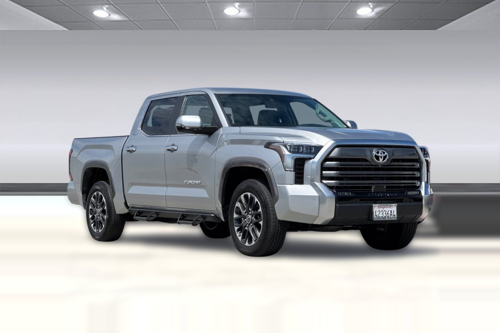 Used 2024 Toyota Tundra Limited AWD/4WD image 6