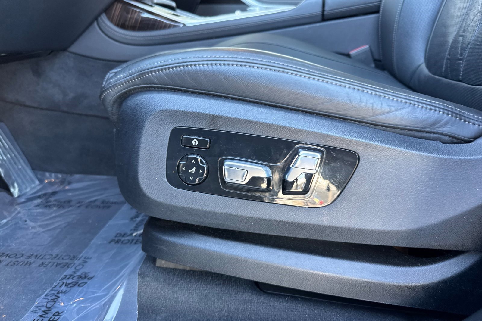 Used 2025 BMW X7 xDrive40i AWD/4WD image 13