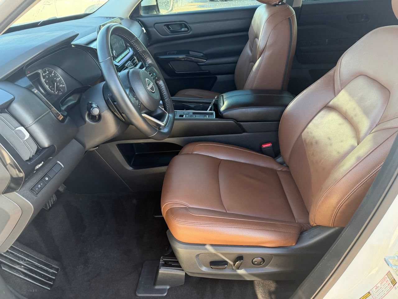 Certified 2024 Nissan Pathfinder SV FWD image 32