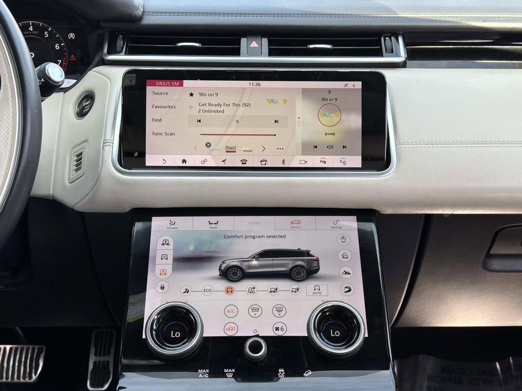 Used 2018 Land Rover Range Rover Velar R-Dynamic HSE image 11