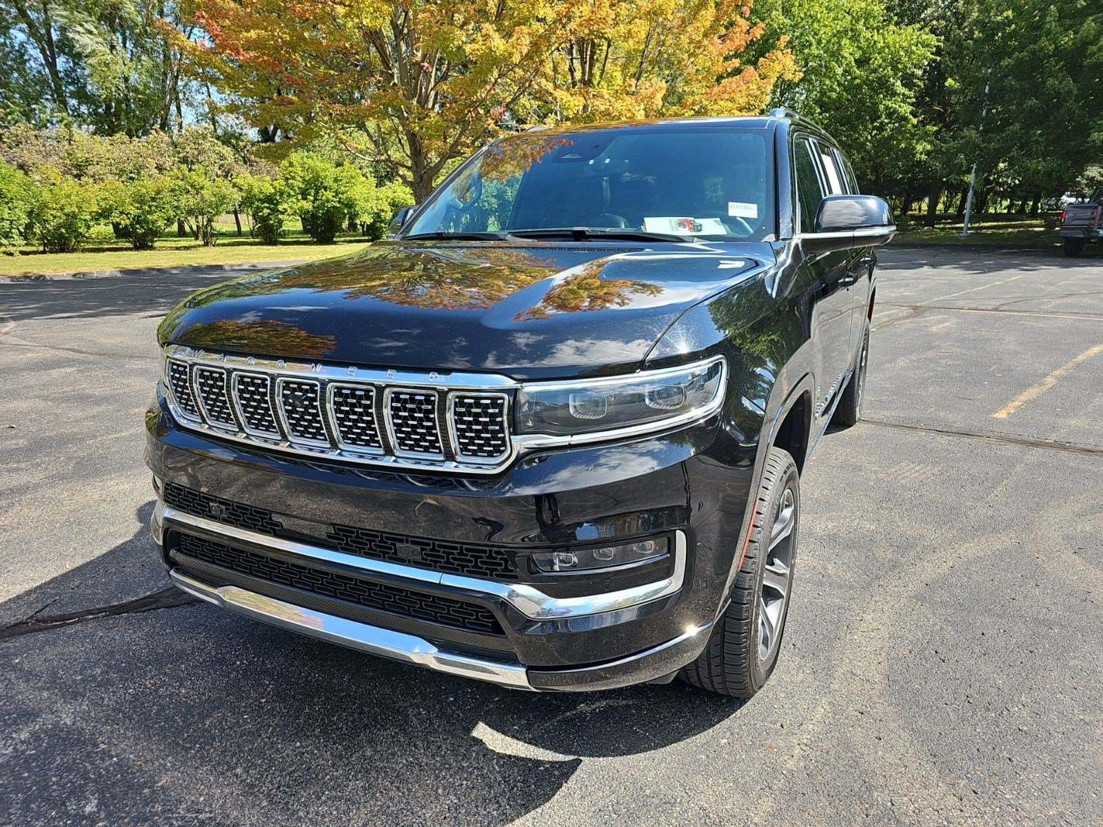 Used 2024 Jeep Grand Wagoneer L 4WD image 2