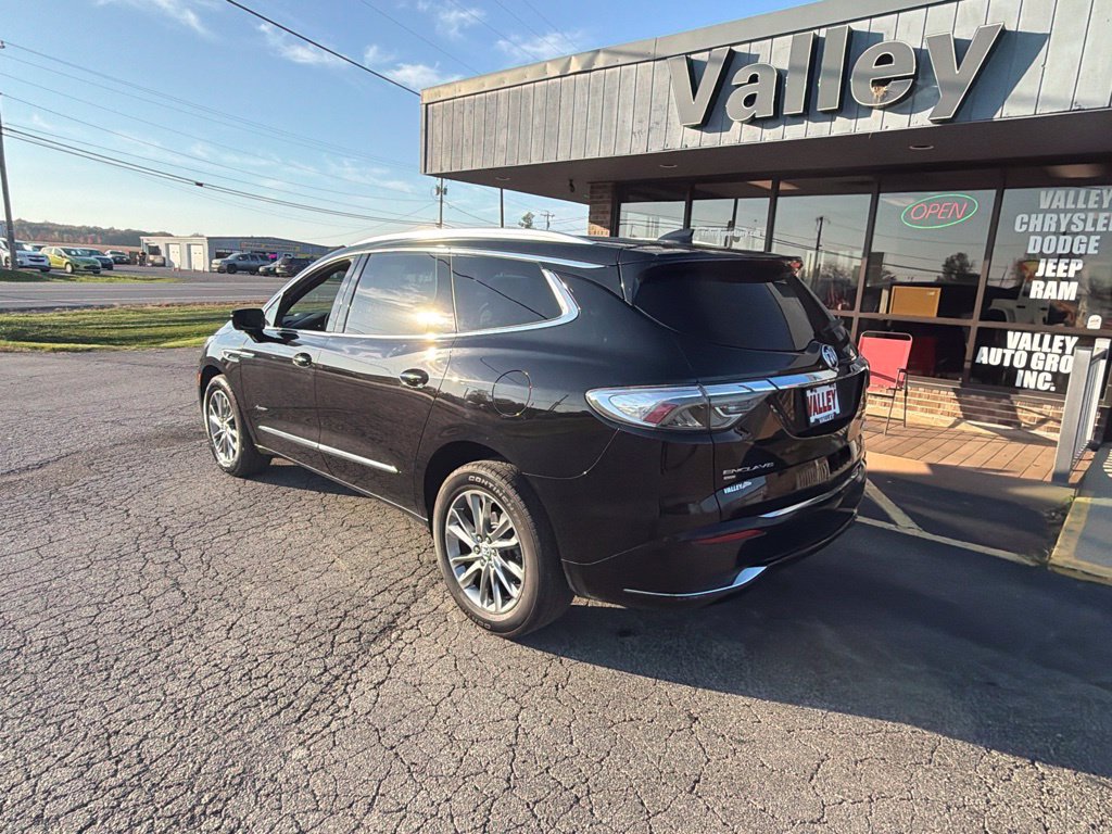 Used 2023 Buick Enclave Avenir w/ Avenir Technology Package AWD/4WD image 8