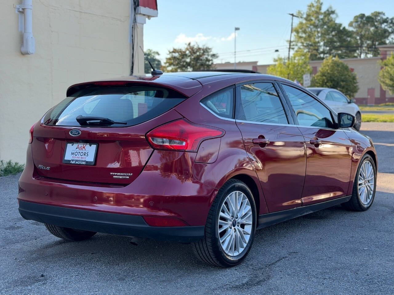 Used 2016 Ford Focus Titanium FWD image 8