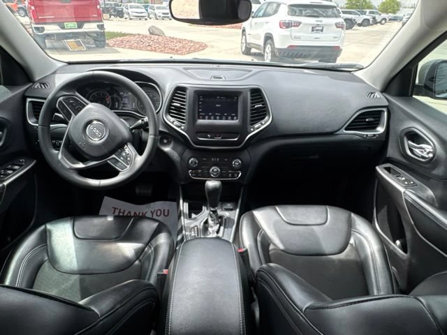Certified 2020 Jeep Cherokee Latitude Plus w/ Comfort/Convenience Group FWD image 12
