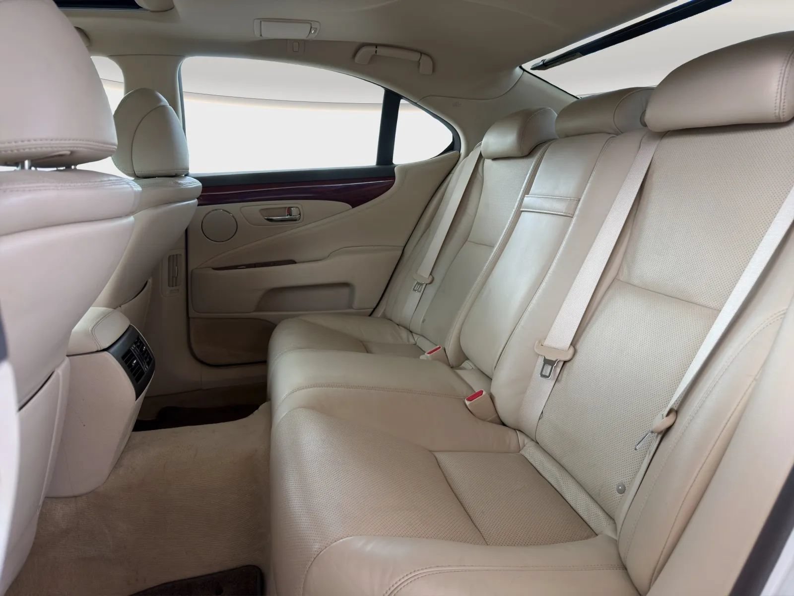 Used 2012 Lexus LS 460 w/ Comfort Pkg RWD image 13