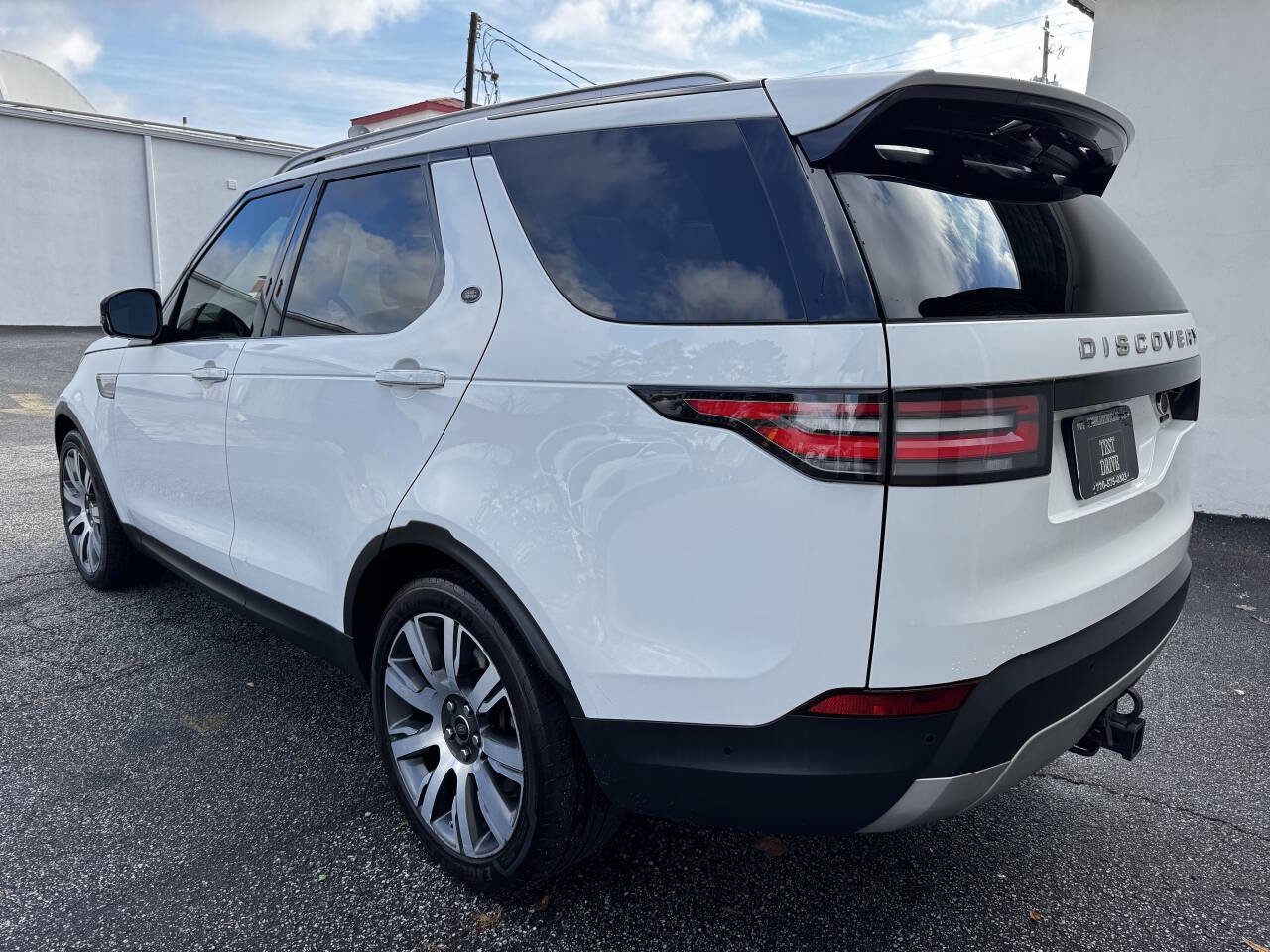 Used 2017 Land Rover Discovery HSE Luxury image 10
