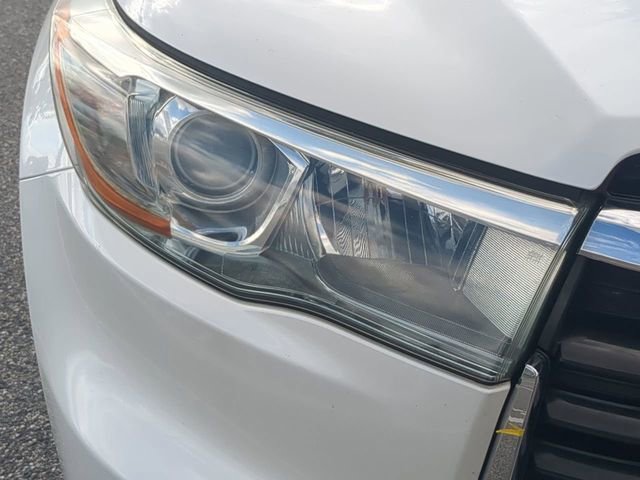 Used 2015 Toyota Highlander XLE FWD image 10