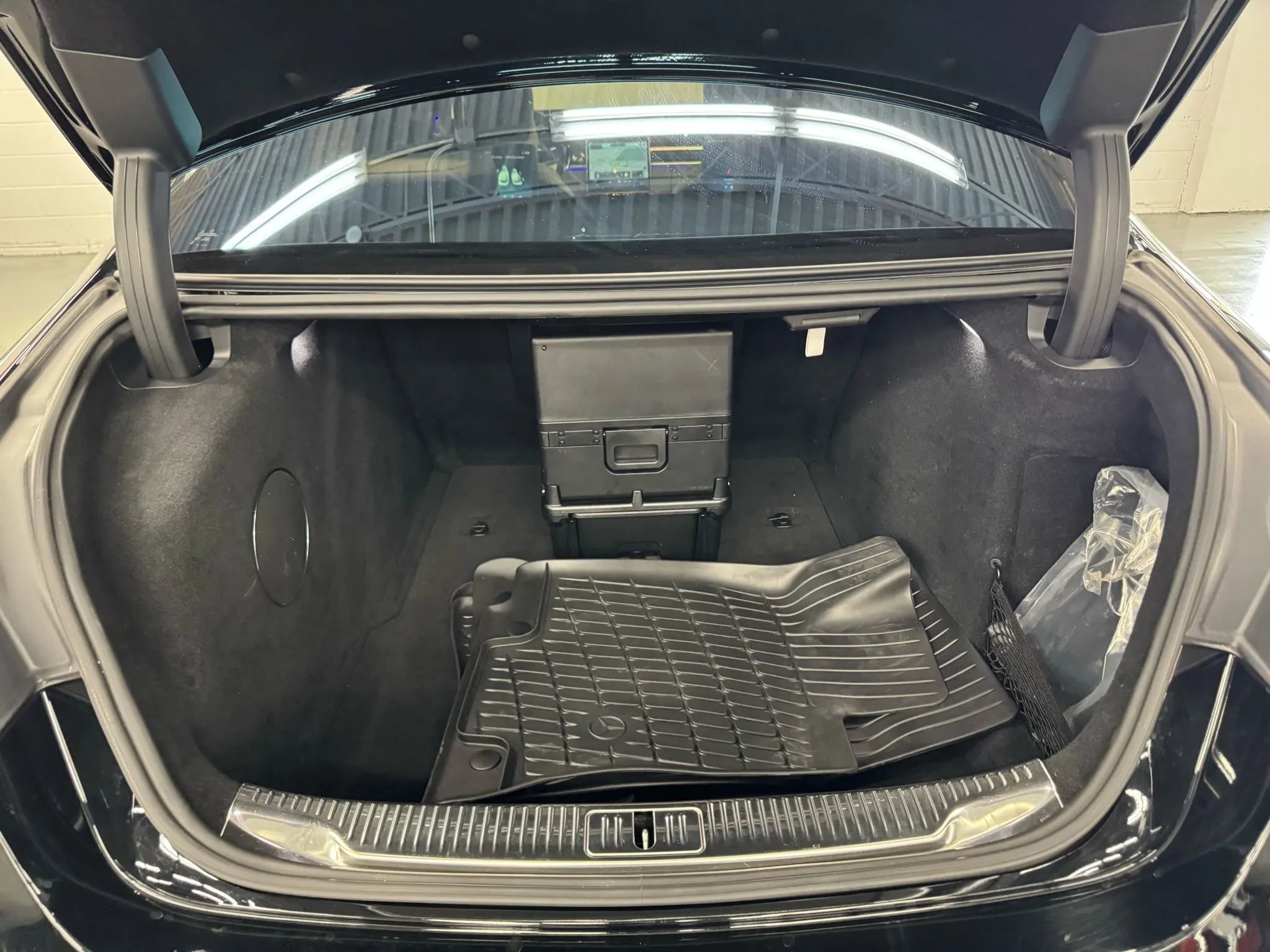 Used 2023 Mercedes-Benz Maybach S 680 S 680 4MATIC Sedan 4D w/ Manufaktur Leather Package image 58