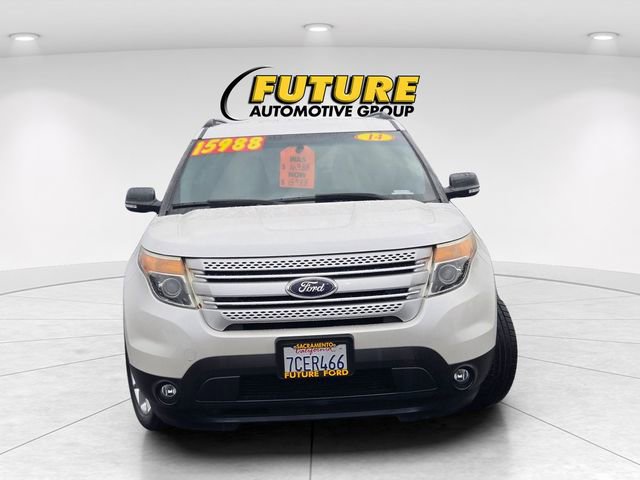 Used 2014 Ford Explorer XLT w/ Equipment Group 202A image 2