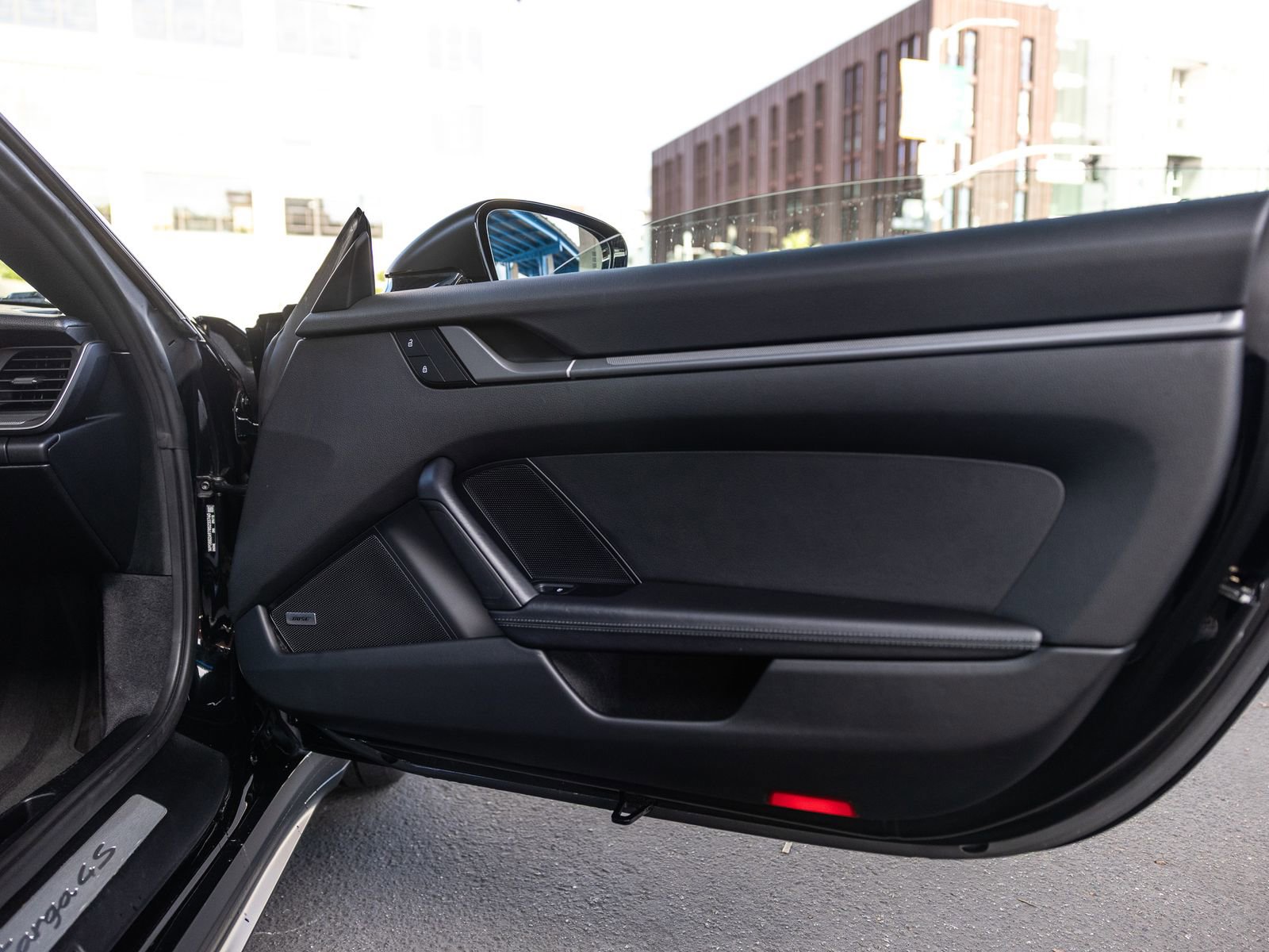 Certified 2024 Porsche 911 Targa 4S w/ Premium Package image 33