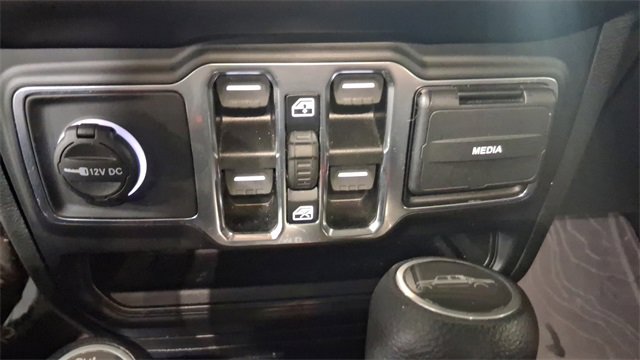 Used 2021 Jeep Gladiator Sport image 33