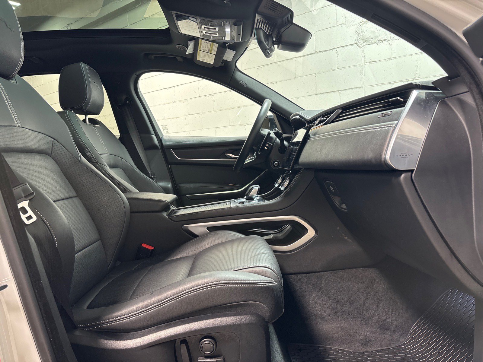 Used 2026 Jaguar F-PACE R-Dynamic S AWD/4WD image 32
