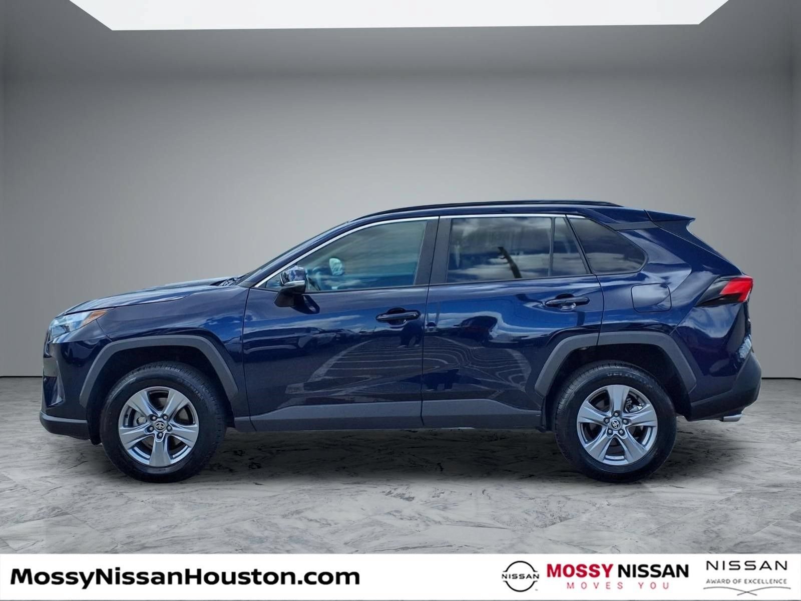 Used 2023 Toyota RAV4 XLE w/ XLE Grade Weather Package AWD/4WD image 5