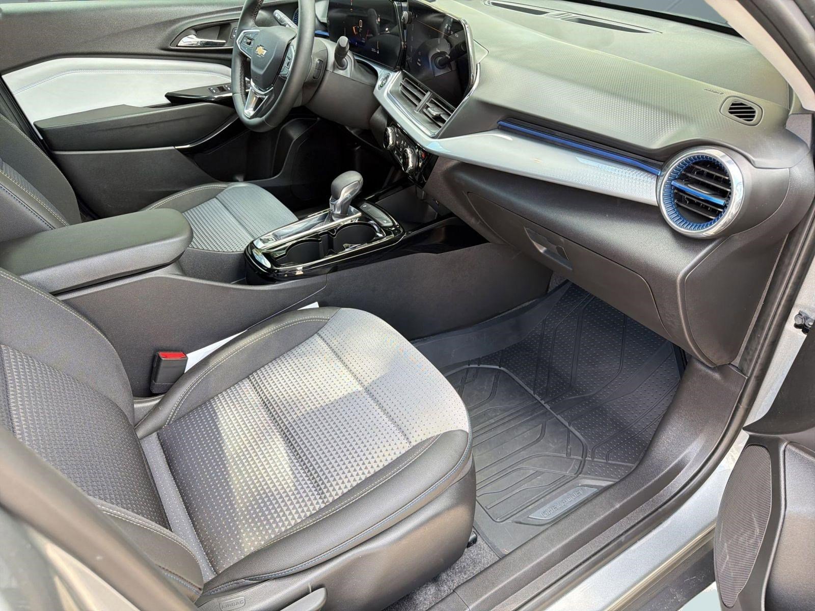 Certified 2025 Chevrolet Trax LT w/ Driver Confidence Package image 28