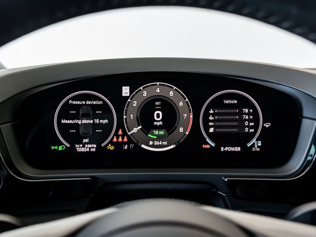 Certified 2025 Porsche Cayenne Turbo image 19