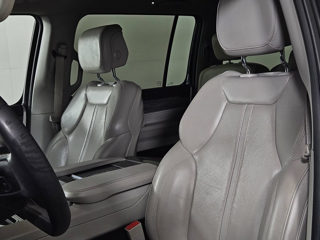 Used 2022 Jeep Wagoneer Series II RWD image 18