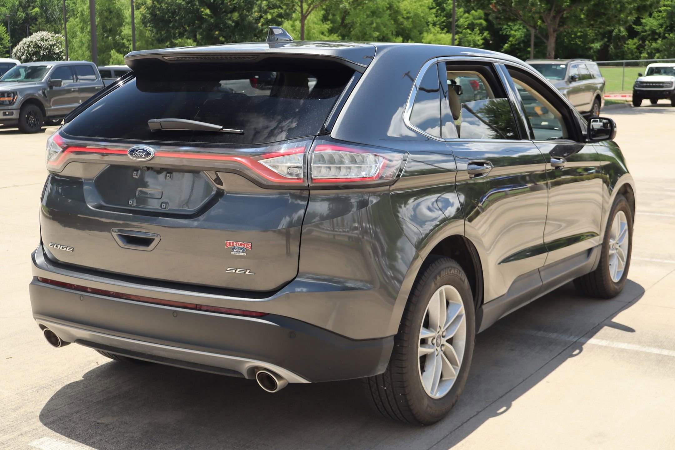 Used 2018 Ford Edge SEL w/ Equipment Group 201A FWD image 3