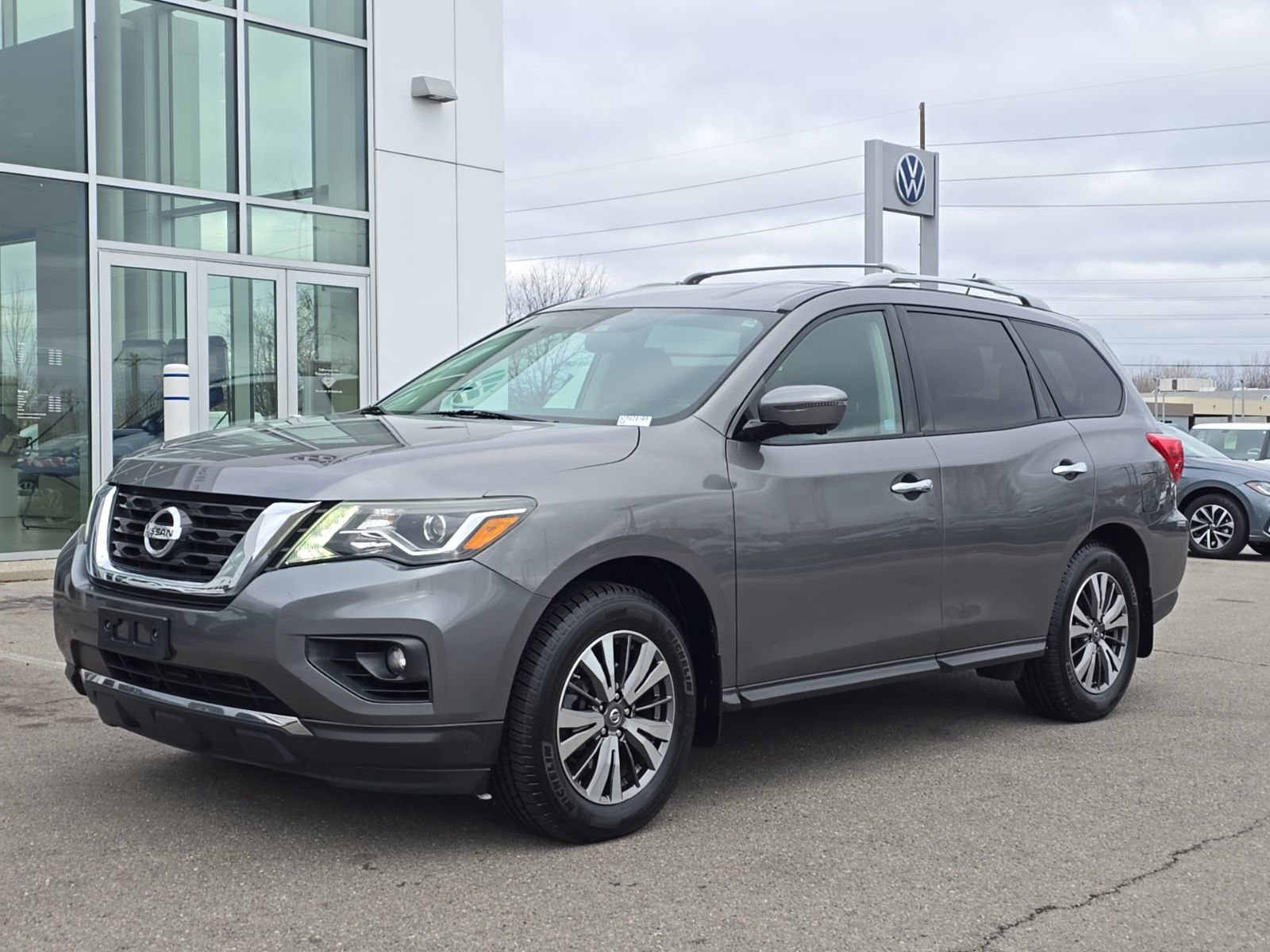 Used 2017 Nissan Pathfinder SL AWD/4WD image 6