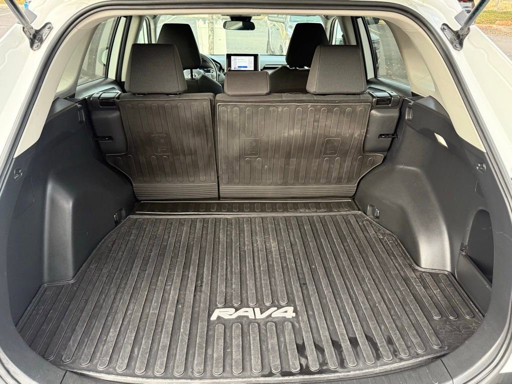 Used 2024 Toyota RAV4 LE image 13