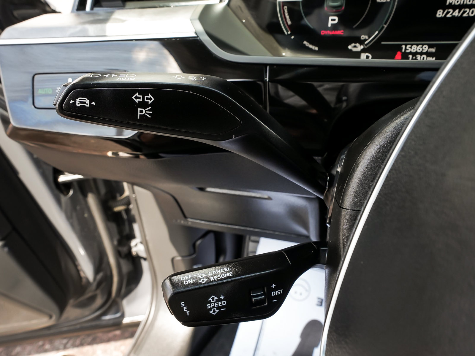 Used 2024 Audi Q8 e-tron Premium Plus w/ Premium Plus Package AWD/4WD image 24