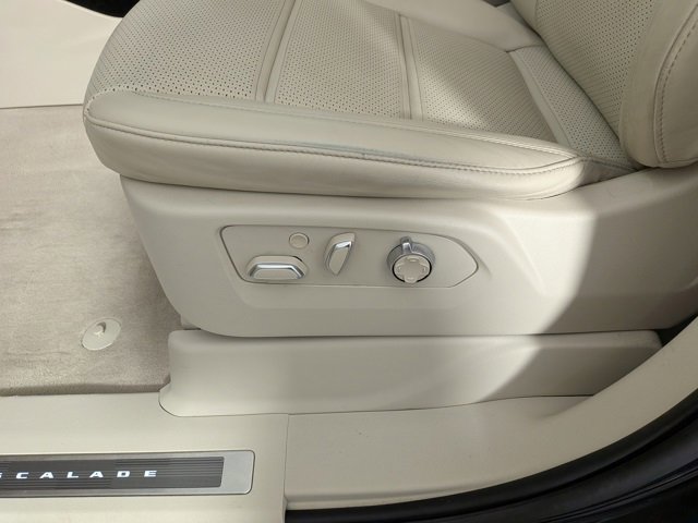 Used 2021 Cadillac Escalade ESV Sport Platinum image 19