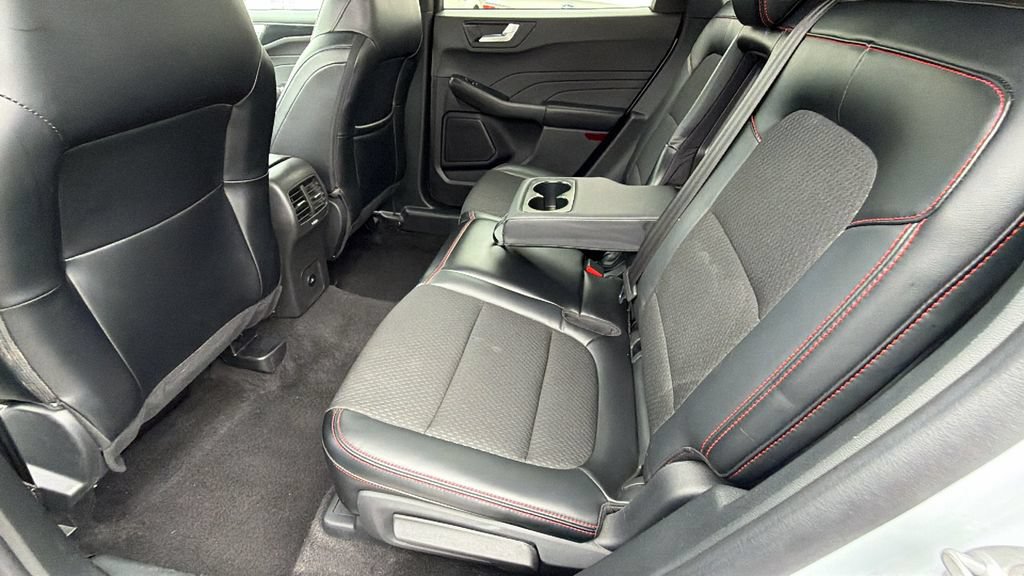 Used 2025 Ford Escape ST-Line FWD image 15