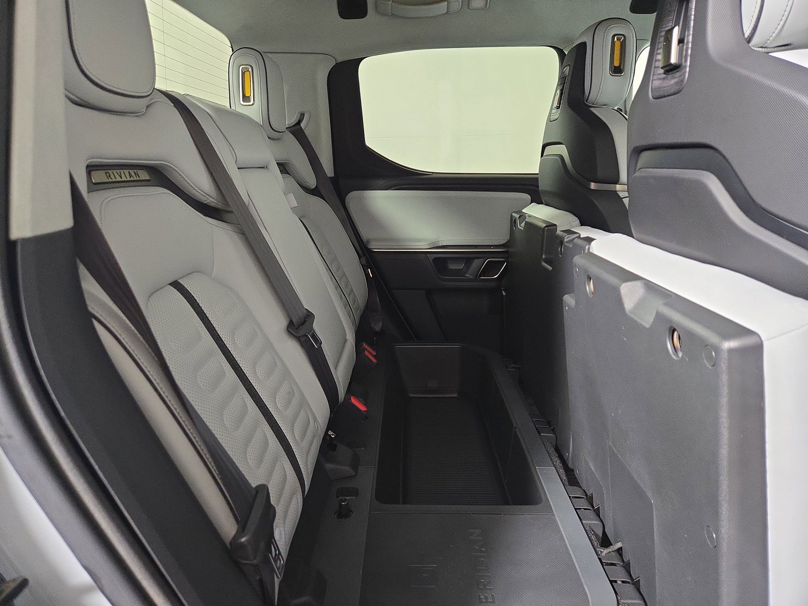 Used 2022 Rivian R1T Adventure image 24