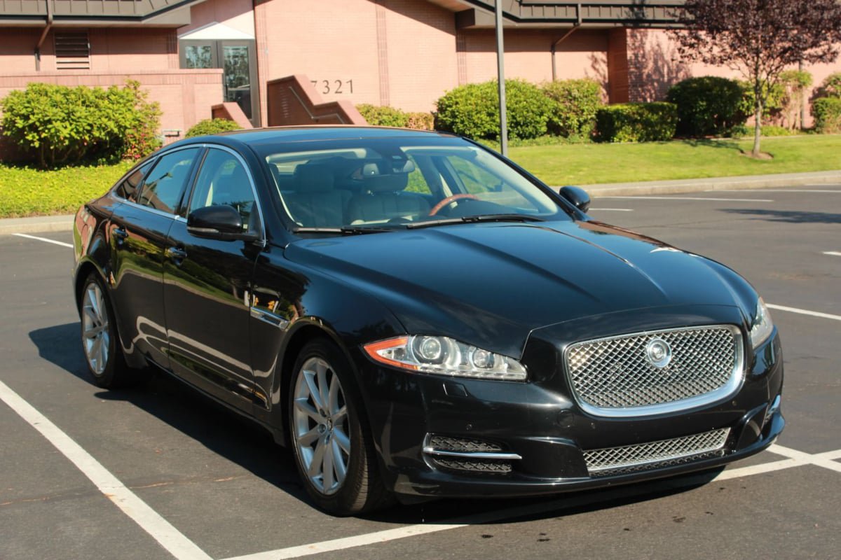 Used 2012 Jaguar XJ RWD image 3