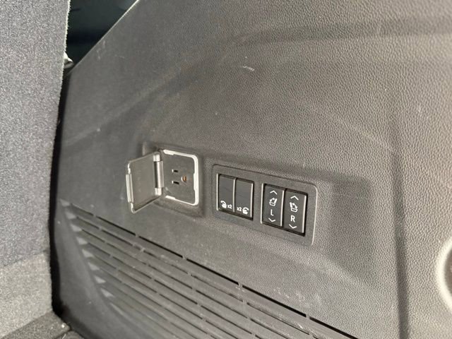 Used 2021 Chevrolet Tahoe Premier image 11