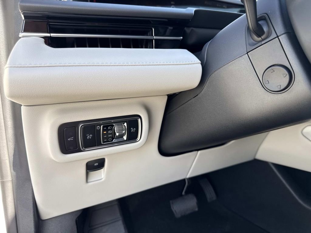 New 2026 Lincoln Nautilus Premier w/ Equipment Group 102A image 32