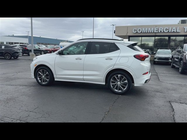 Certified 2021 Buick Encore GX Essence w/ Advanced Technology Package FWD image 6