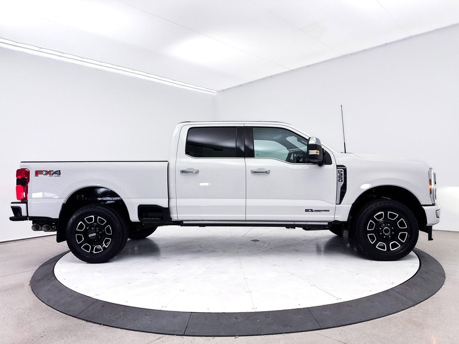 Used 2024 Ford F350 Platinum AWD/4WD image 40