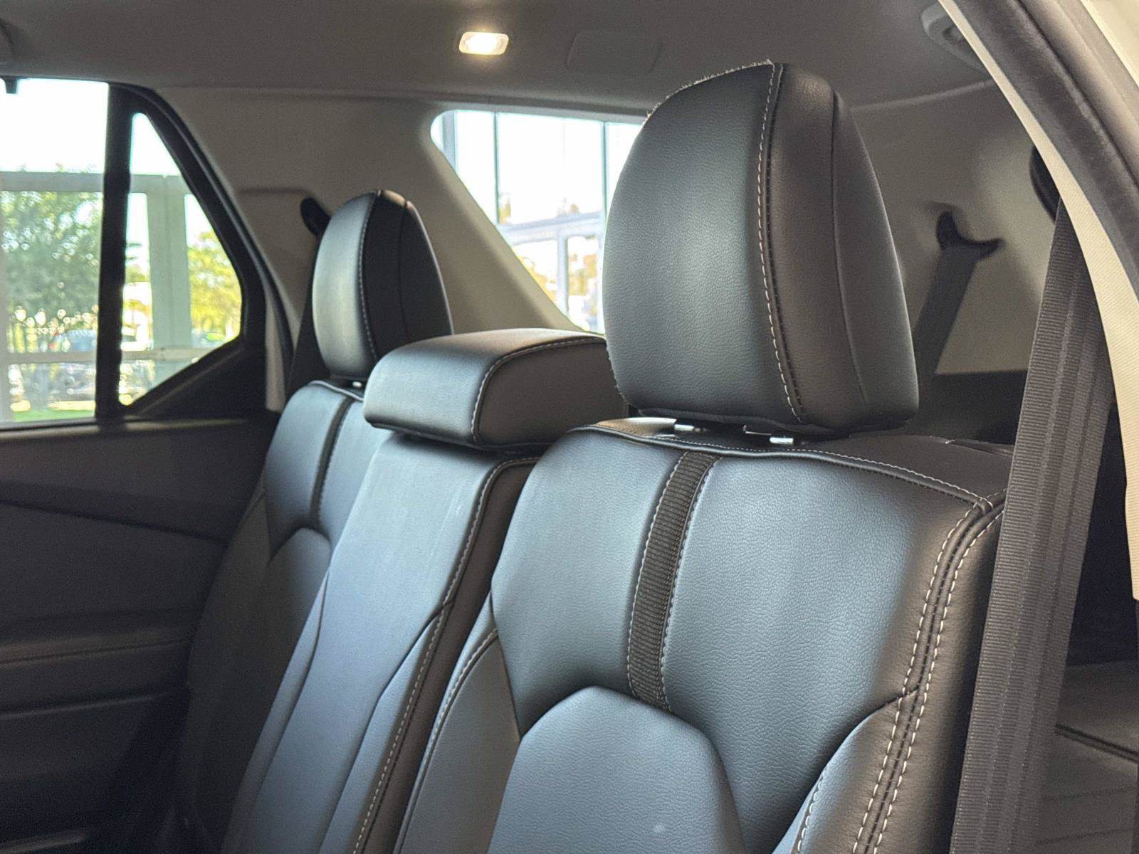 Used 2025 Honda Pilot Touring image 6
