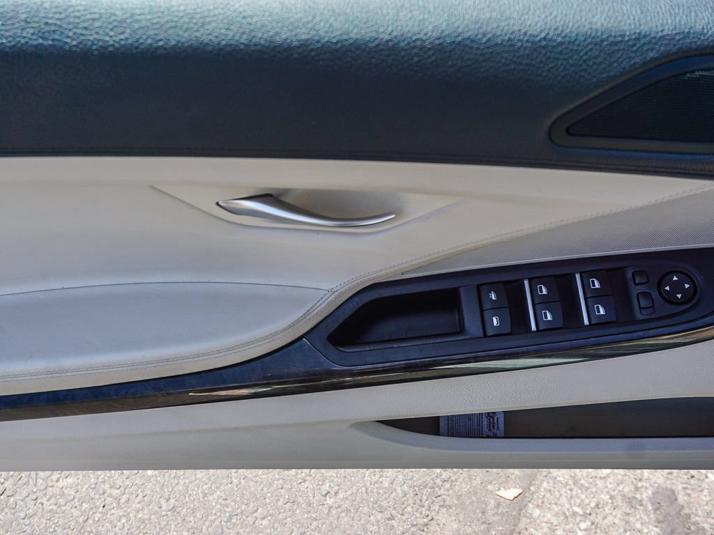 Used 2012 BMW 650i Convertible RWD image 18