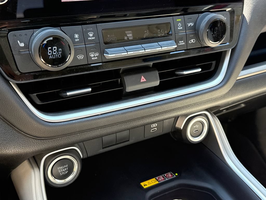 Used 2026 Toyota Grand Highlander AWD image 22