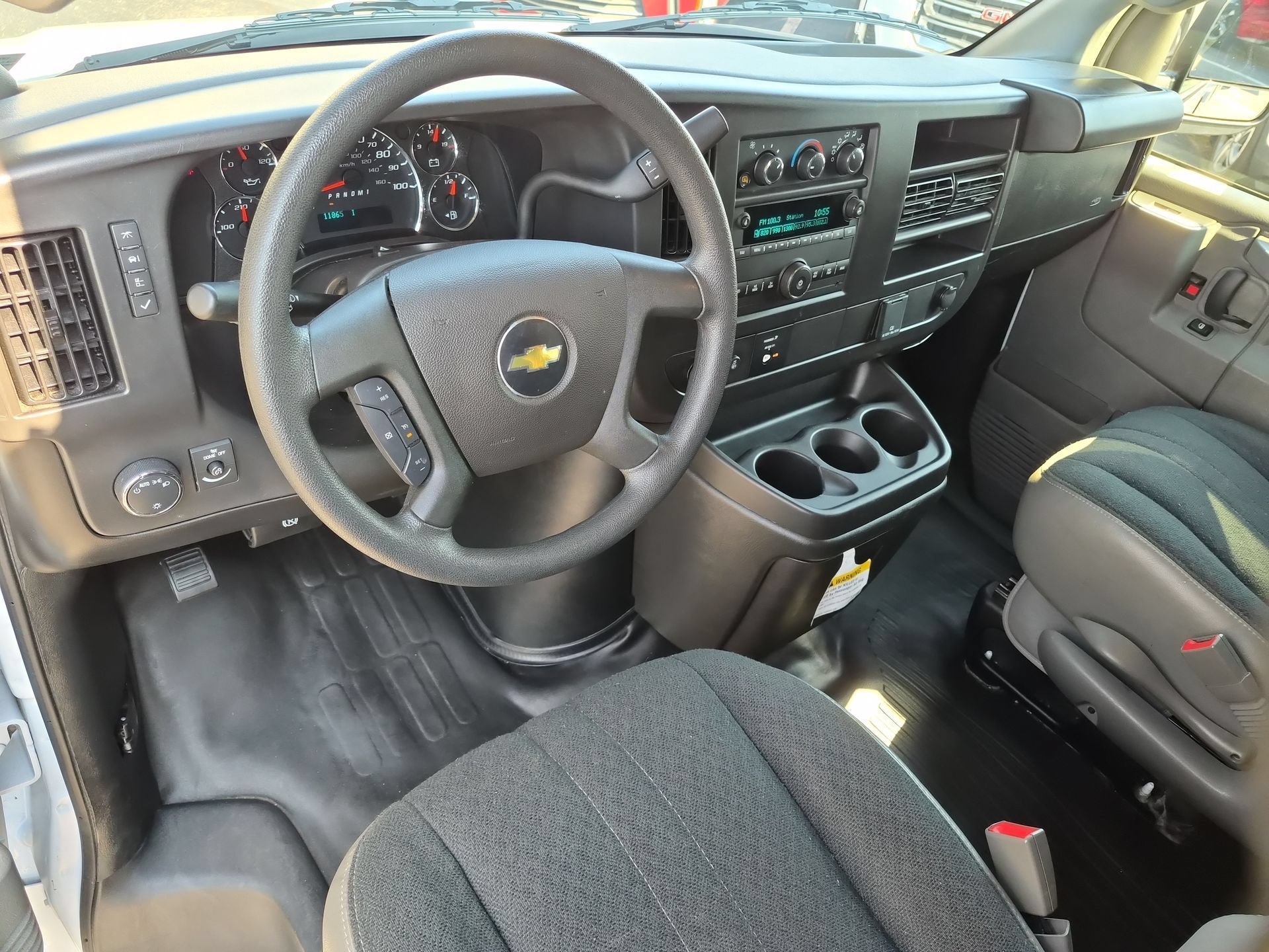 Used 2025 Chevrolet Express 2500 w/ Driver Convenience Package RWD image 10