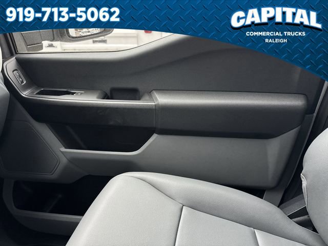 New 2026 Ford F550 4x4 Crew Cab image 32