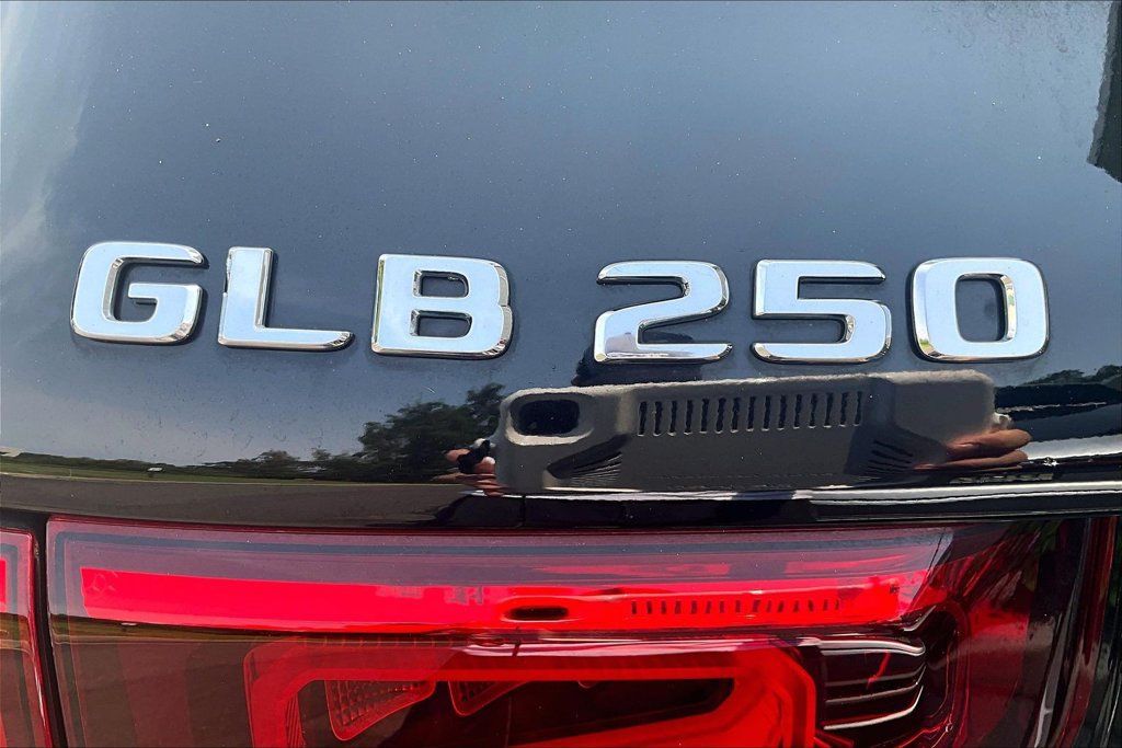 Certified 2023 Mercedes-Benz GLB 250 4MATIC image 33