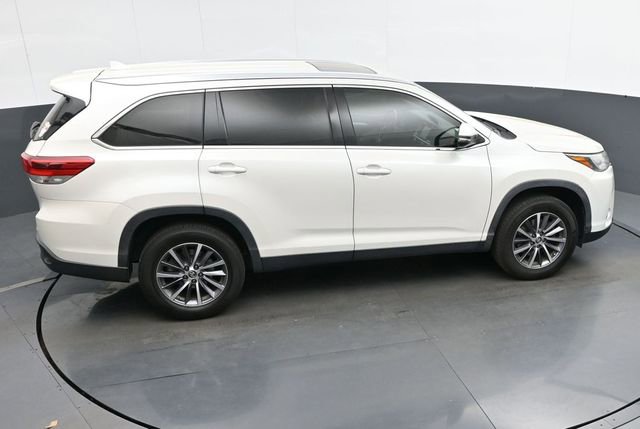 Used 2019 Toyota Highlander XLE image 26