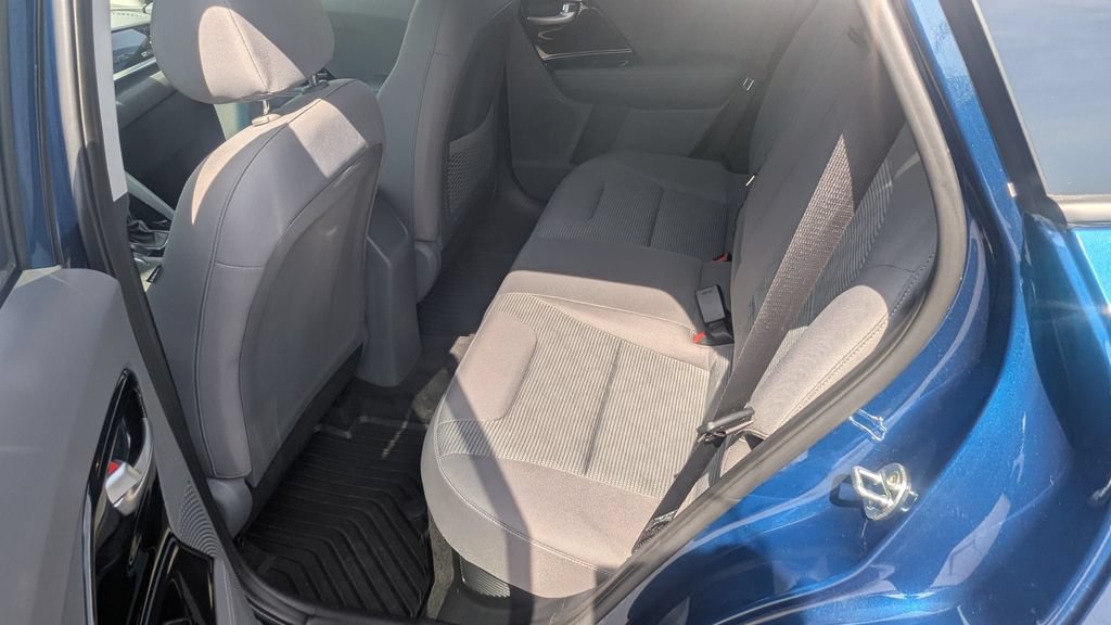 Used 2021 Kia Niro LXS FWD image 14