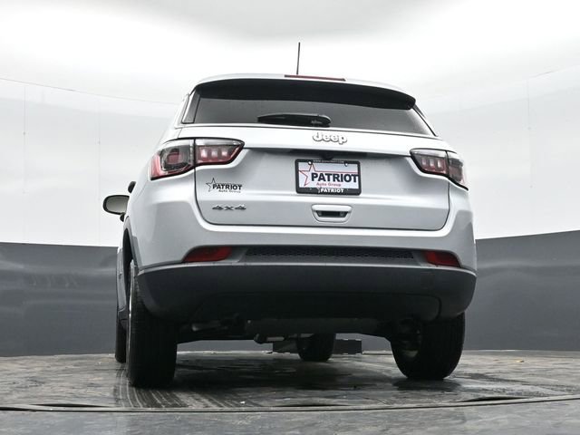 Used 2025 Jeep Compass Sport w/ Mopar Graphics Package AWD/4WD image 37