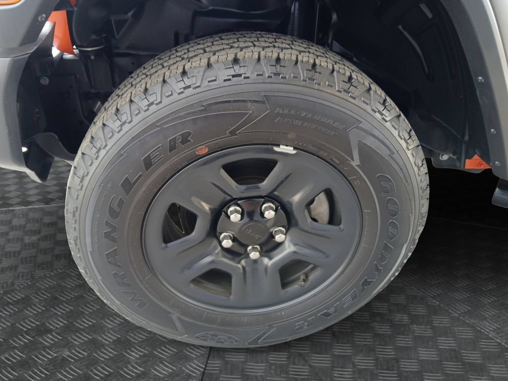 Used 2020 Jeep Wrangler Sport AWD/4WD image 23