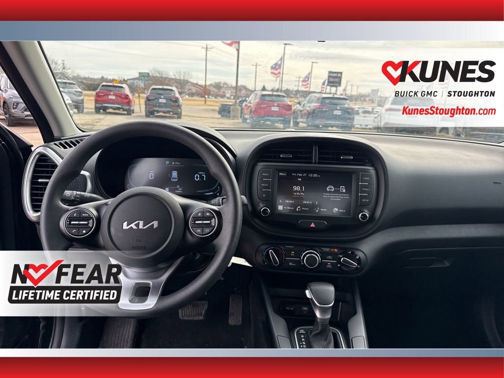 Used 2025 Kia Soul LX FWD image 38