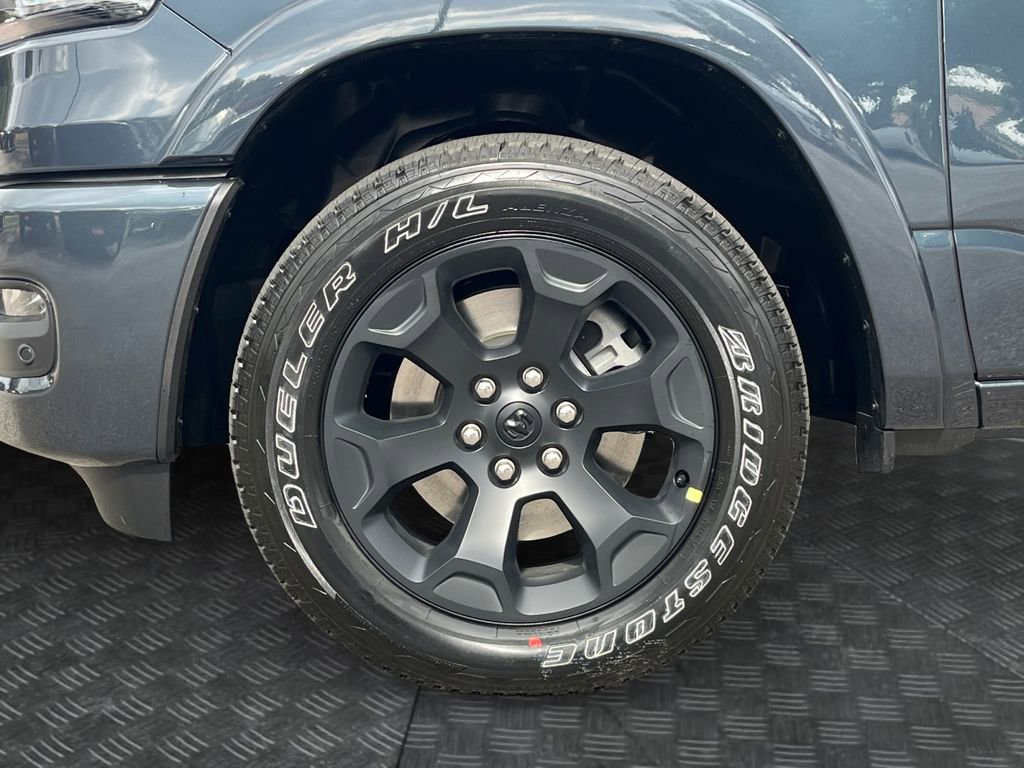 New 2026 RAM 1500 4x4 Crew Cab image 23