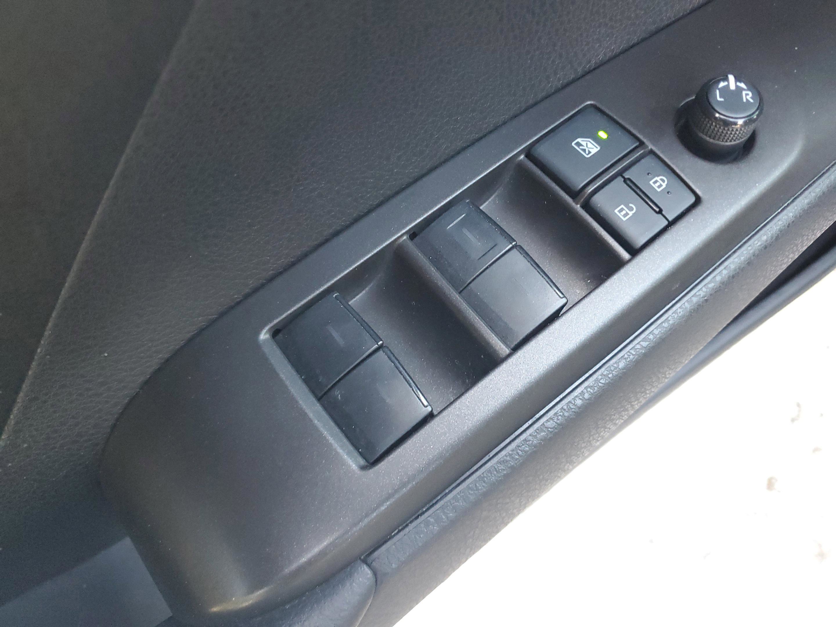 Used 2022 Toyota Camry LE image 19