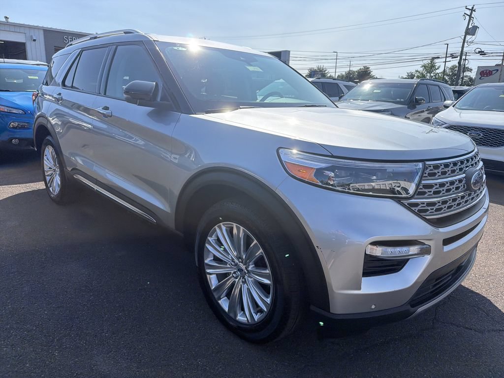 Used 2024 Ford Explorer Limited w/ Equipment Group 301A AWD/4WD image 7