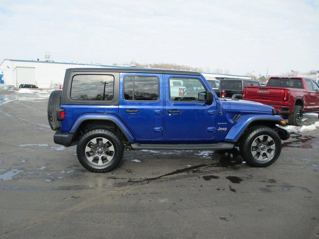 Used 2018 Jeep Wrangler Unlimited Sahara image 3